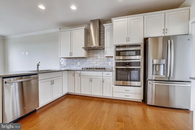 Building Photo - 10217 Travilah Grove Cir