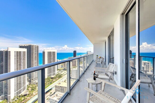 Building Photo - 4010 S Ocean Dr
