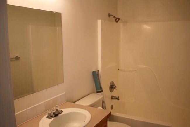 Foto del edificio - 3 Bedroom House For Rent in Oregon Water Wonderland