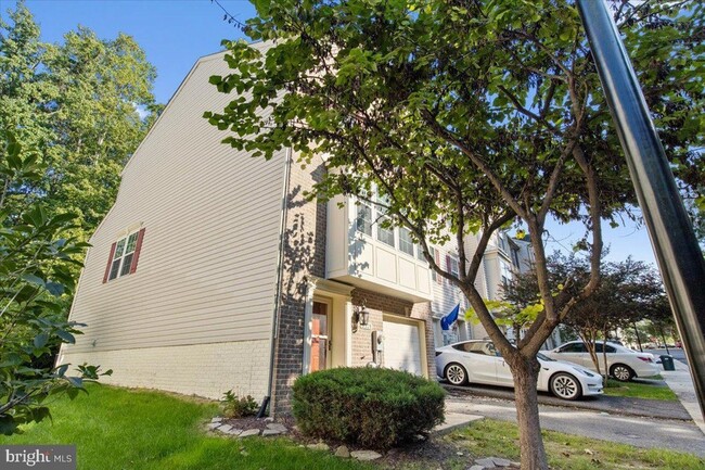 Foto del edificio - 8329 Autumn Crest Ln