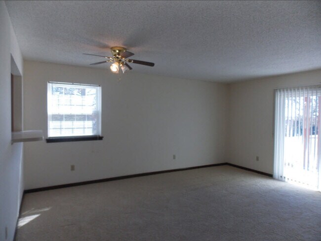 Living room - 11 Diego Ct