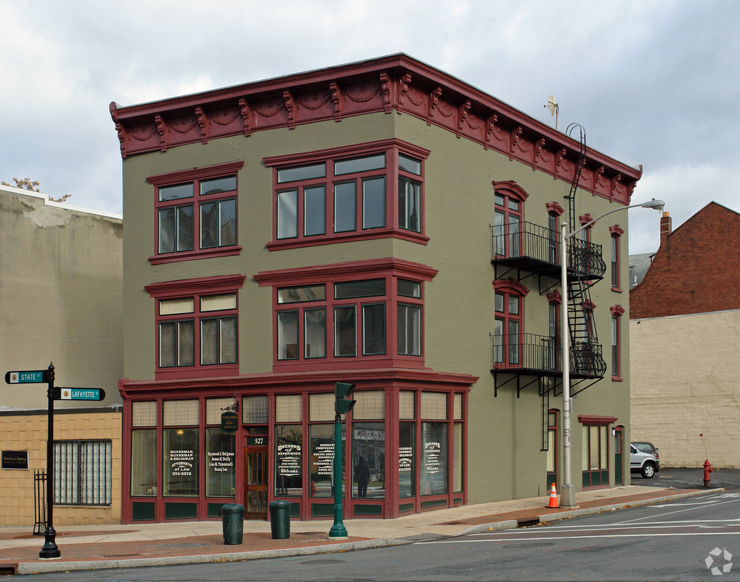Primary Photo - 527 State St