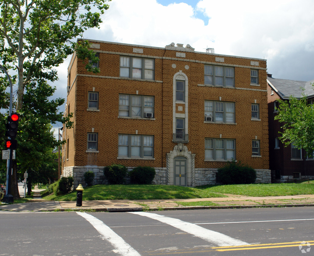 Building Photo - 4329 S Grand Blvd