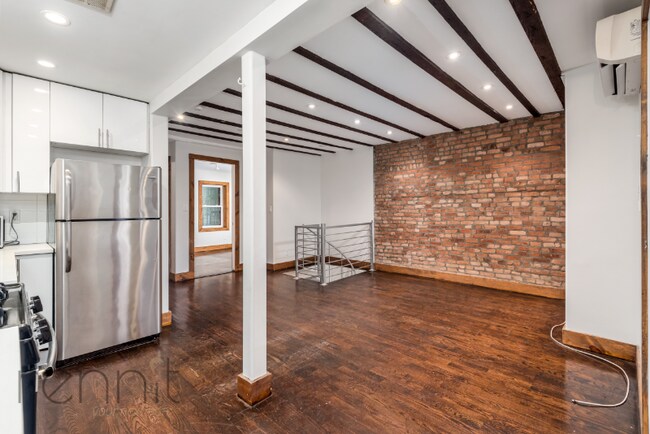 Building Photo - 758 Willoughby Ave