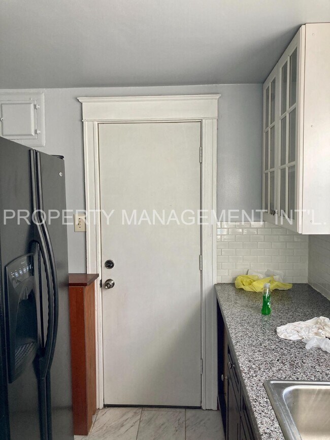 Foto del edificio - Spacious 2 bedroom apartment, Northeast Ph...