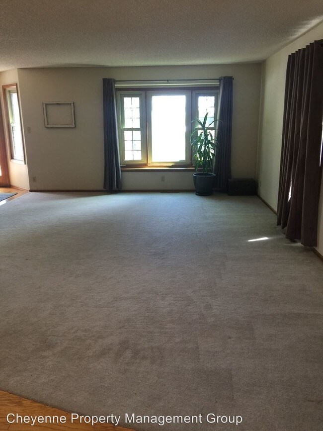 Building Photo - 3611 Silvergate Dr