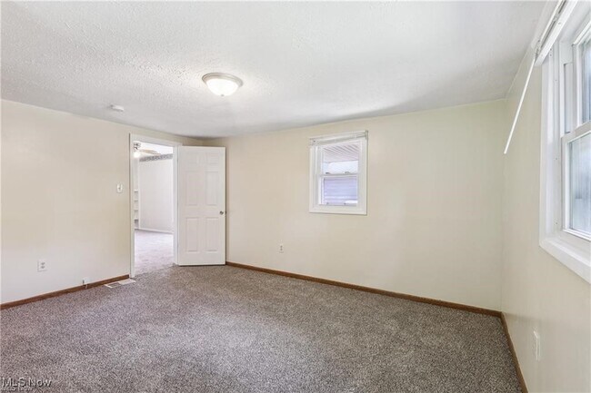 Building Photo - 1254 Welsh Ave