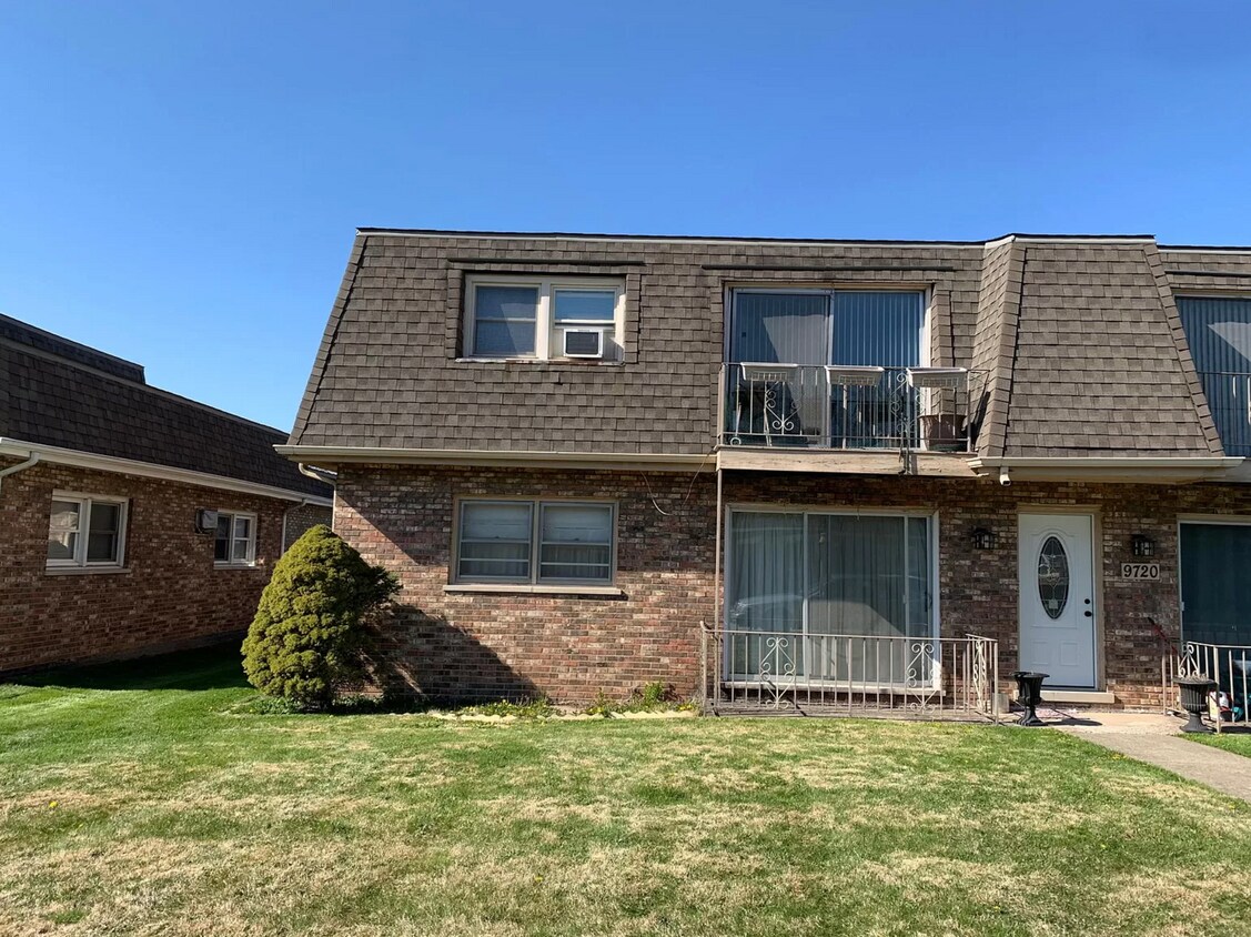 Primary Photo - 9720 Ravinia Ct