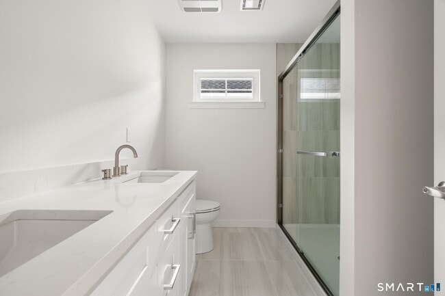 Building Photo - 29 Village Rd