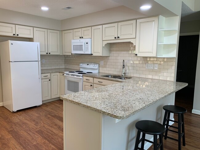 Building Photo - 2756 victory ct