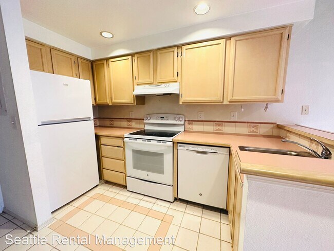 Building Photo - 1 br, 1 bath House - 903 N 130th St Unit 115