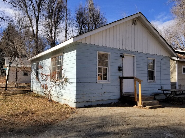 Primary Photo - 44 E 5th Ave