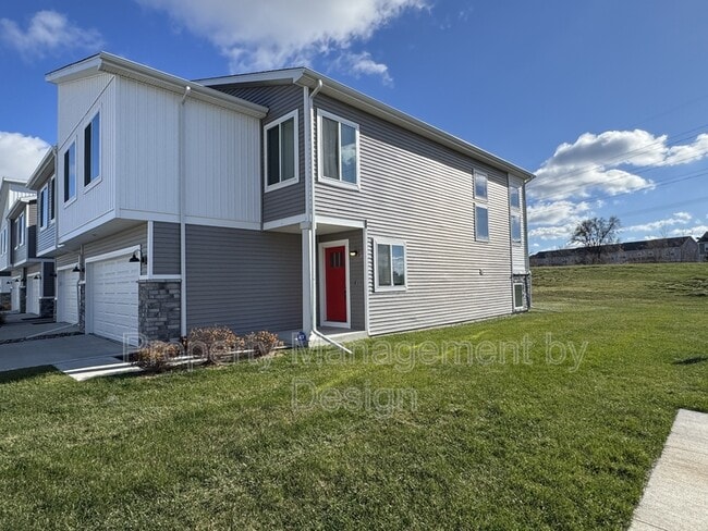 Building Photo - 9788 Crestview Dr