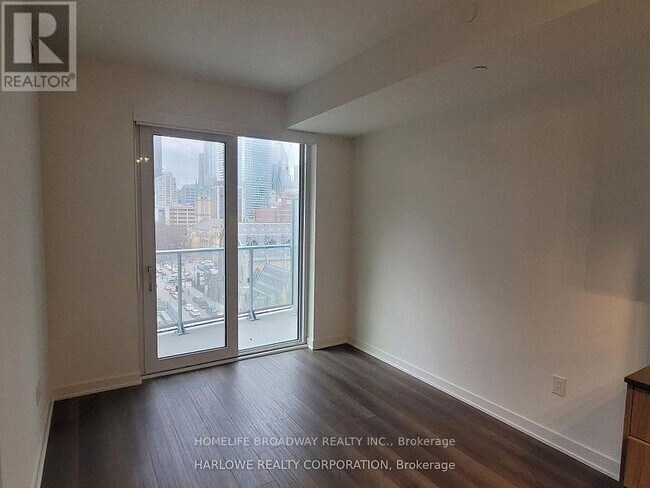 Building Photo - 100 Dalhousie St