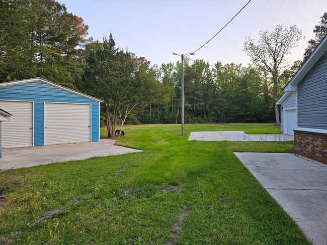 Building Photo - 770 Harrison Creek Rd