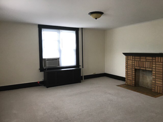 Fotografía del edificio - 624 S Main St