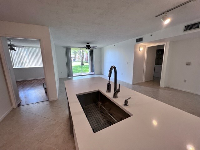 Foto del edificio - 7832 Sonoma Springs Cir