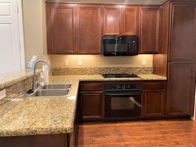 Building Photo - 289 Tiburon Dr