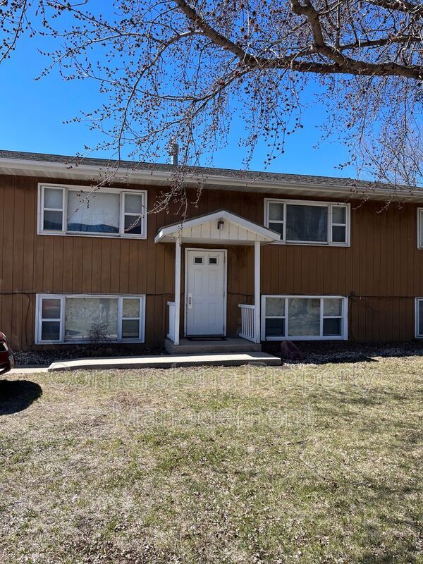 844 12th Ave Unit 2, Manson, IA 50563 Condo for Rent in Manson, IA