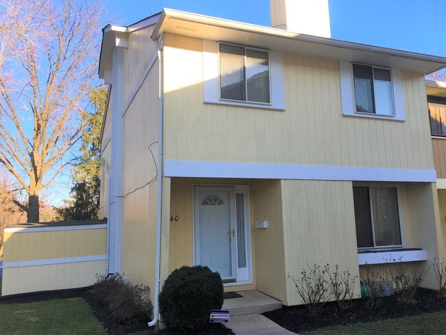 Building Photo - Gorgeous 4 BR Townhouse in Germantown!