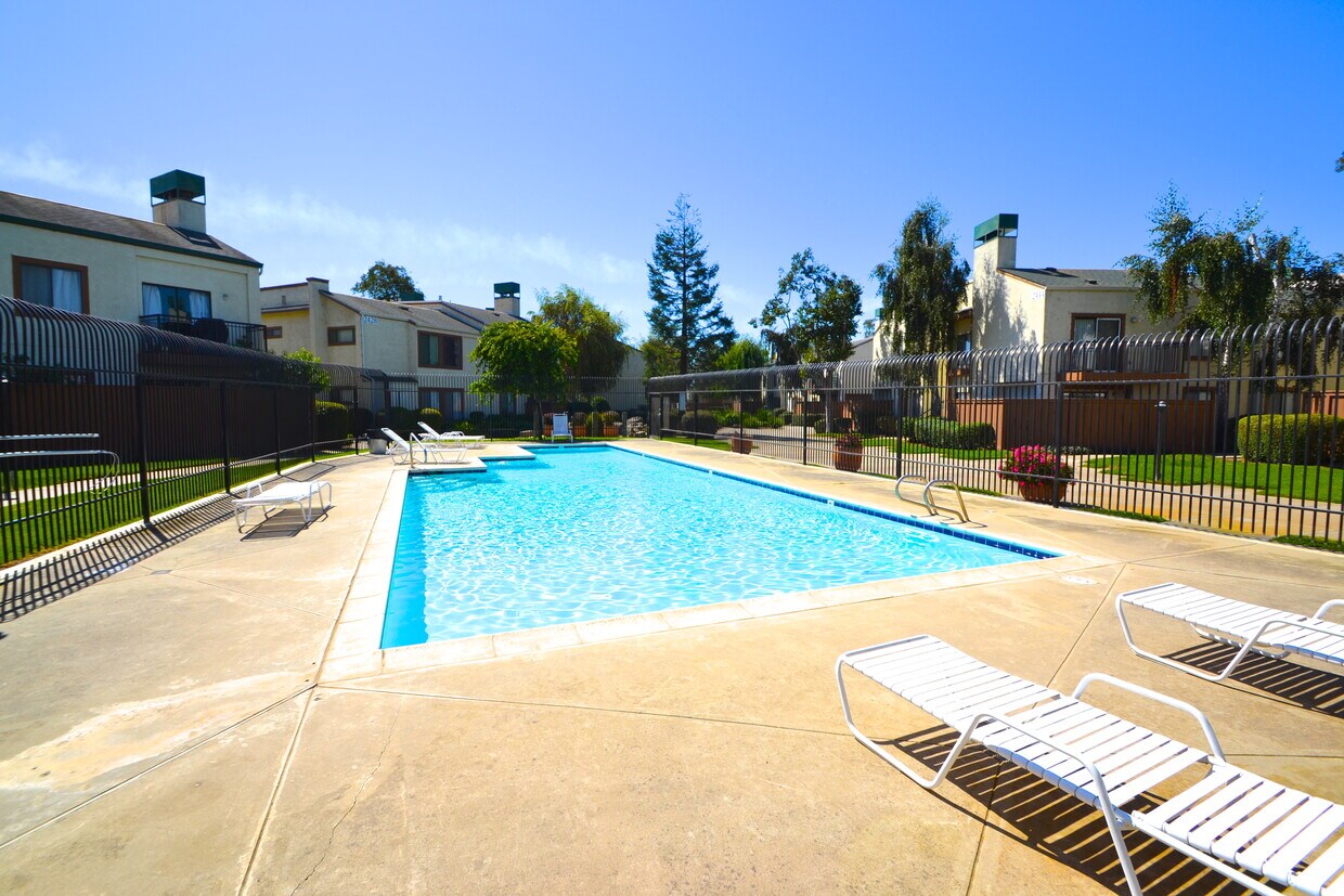 2390 N Main St Unit E, Salinas, CA 93906 Condo for Rent in Salinas