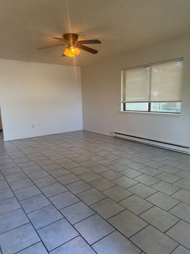 Foto del edificio - 3 bed 1 bath Brookside dr