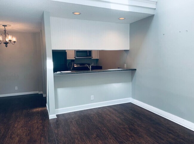 Building Photo - 327 Yorkshire Cir