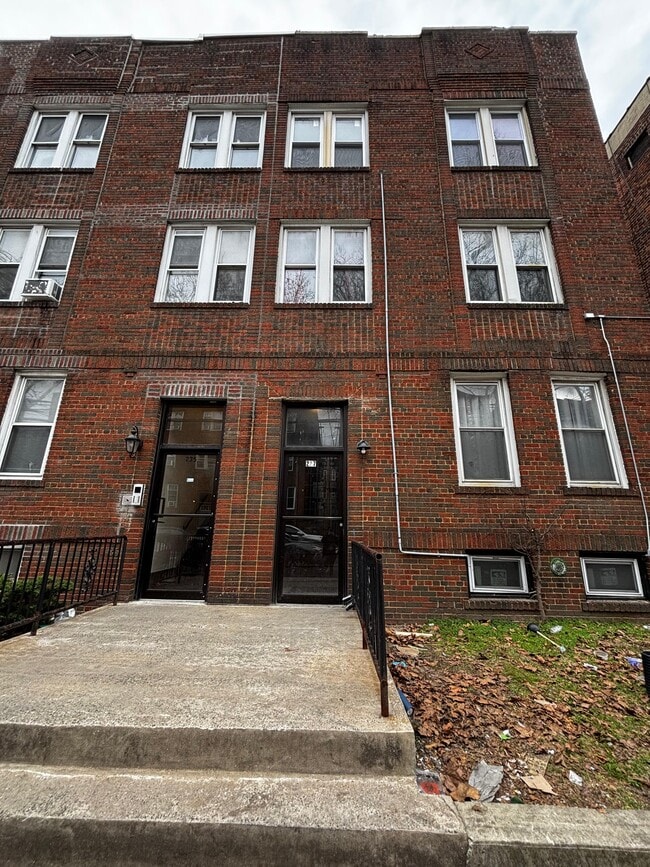 Building Photo - 243 Lexington Ave