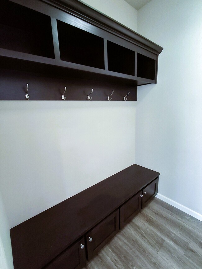 Foto del edificio - 4946 Skylark St NE