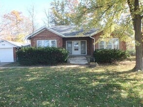 Building Photo - 516 N College Ave