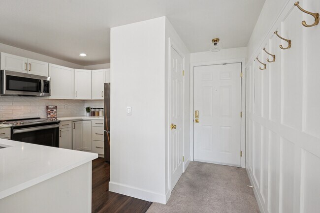 Foto del edificio - 2152 N 112th St