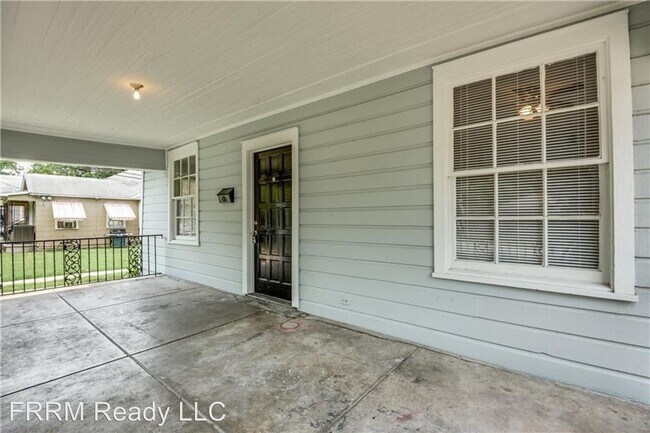 Building Photo - 3 br, 2 bath House - 1001 N. Fitzhugh Avenue