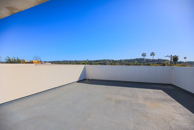 Foto del edificio - 2811 S Cloverdale Ave