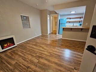 Foto del edificio - 890 E Ash St