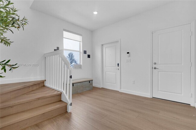 Foto del edificio - 2444 SE 24th Ave