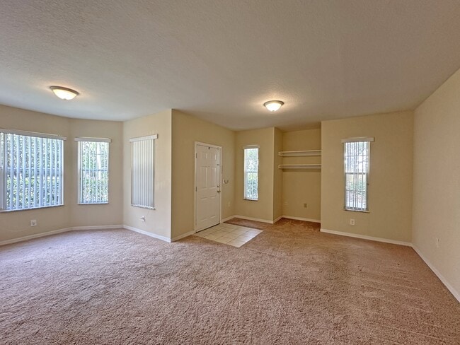 Building Photo - 110 SW Peacock Blvd