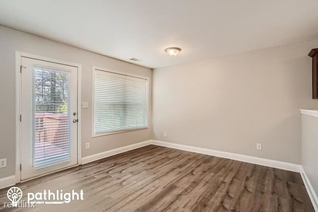 Building Photo - 4 br, 2 bath House - 642 Lynnfield Dr SE UNIT