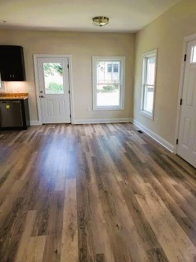 Building Photo - 2656 Greenport Dr