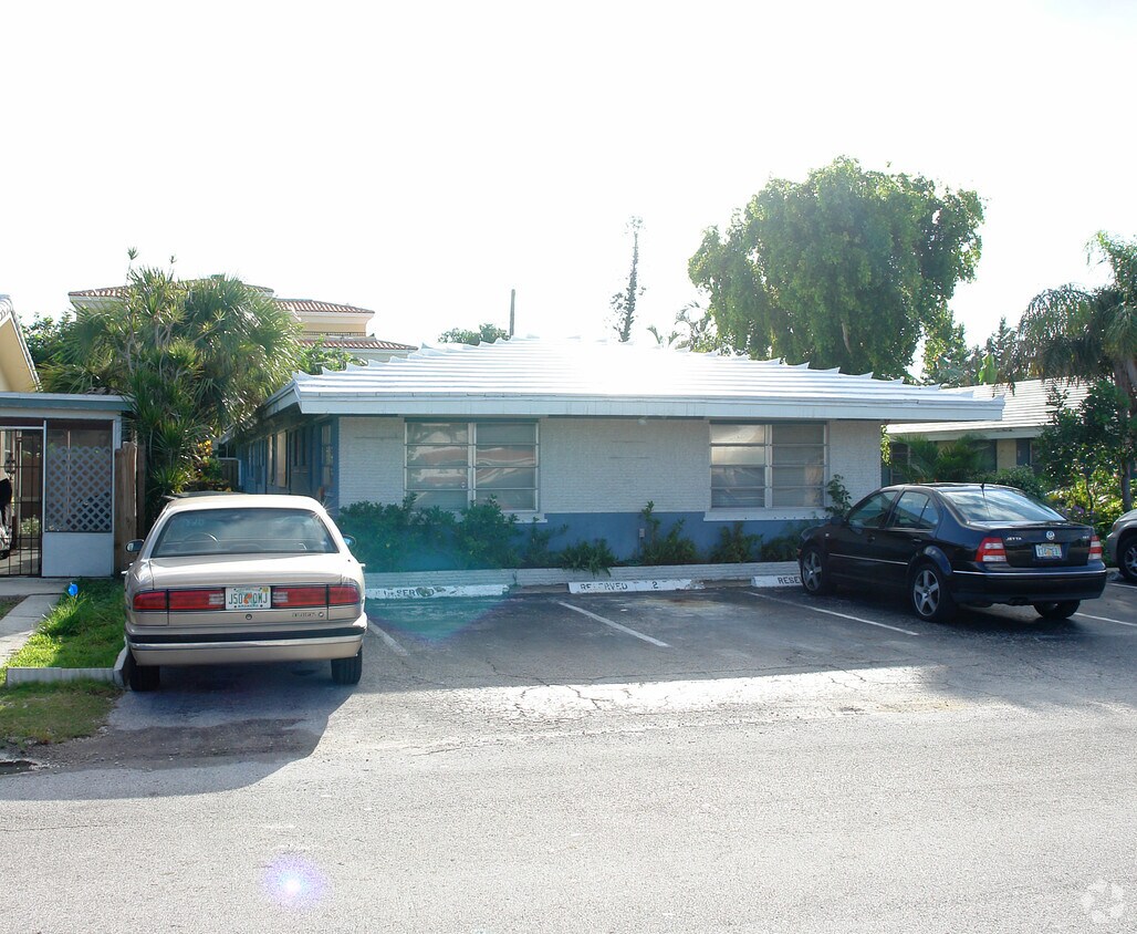 Foto del edificio - Victoria Park Regency: 820 NE 16 Ave