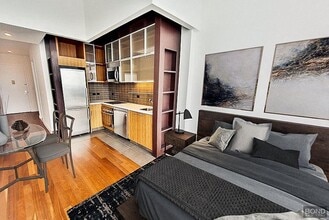 Building Photo - 620 W 42nd St