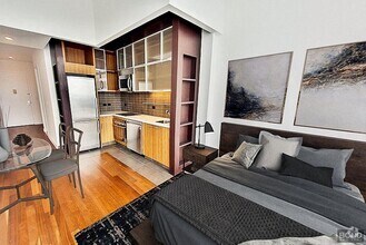 Building Photo - 620 W 42nd St