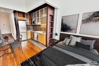 Building Photo - 620 W 42nd St