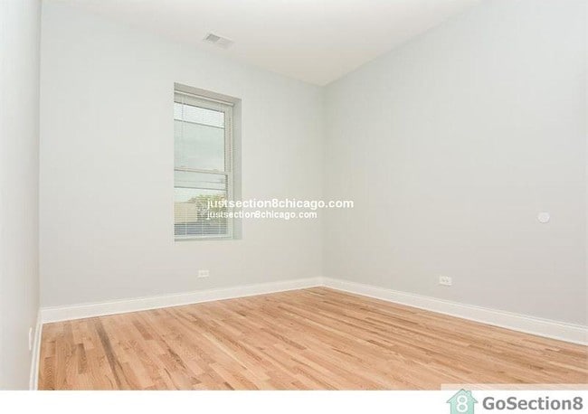 Building Photo - 237 E 51st St