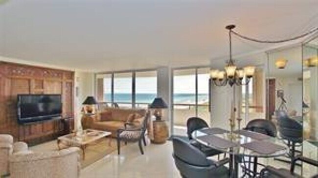 Building Photo - 15645 Collins Ave