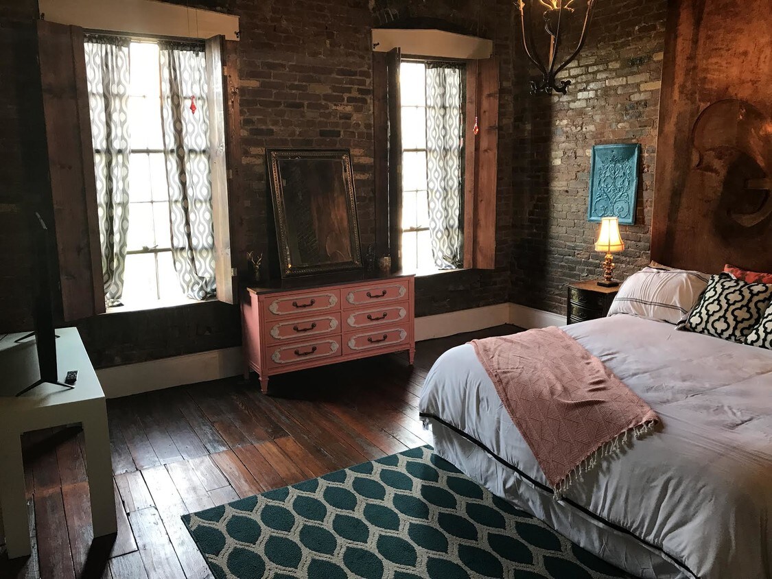 Foto principal - 1218 Washington St