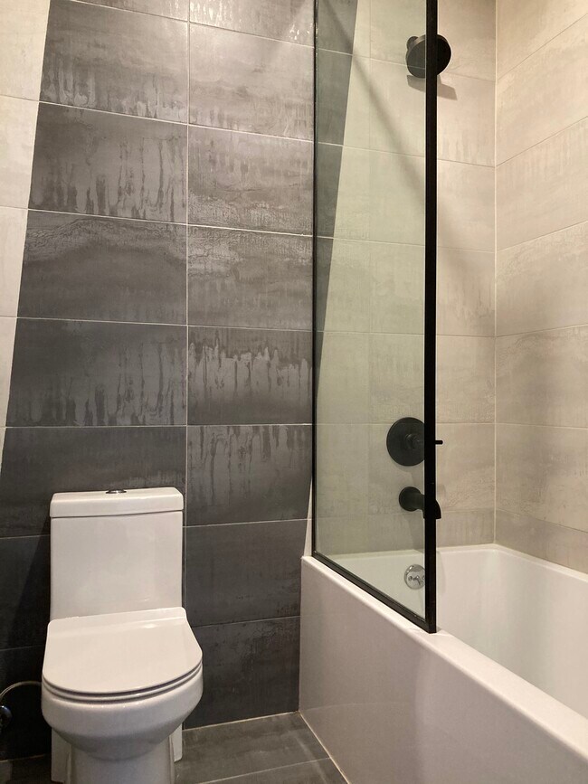 Building Photo - 376 Bedford Ave