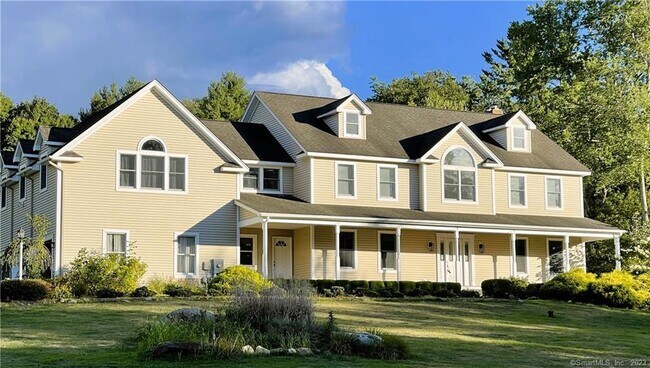 Foto del edificio - 40 Ball Pond Rd E