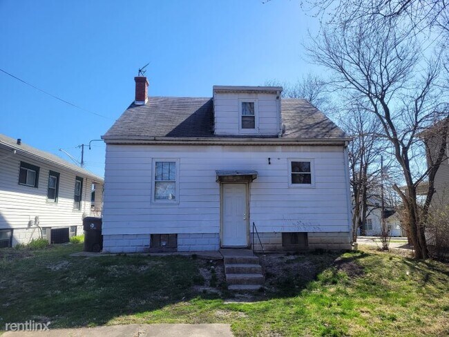 Foto del edificio - 3 br, 2 bath House - 2415 N Ellis St