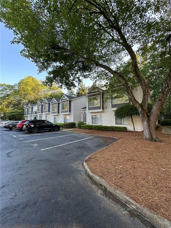 Foto del edificio - 76 Rumson Ct