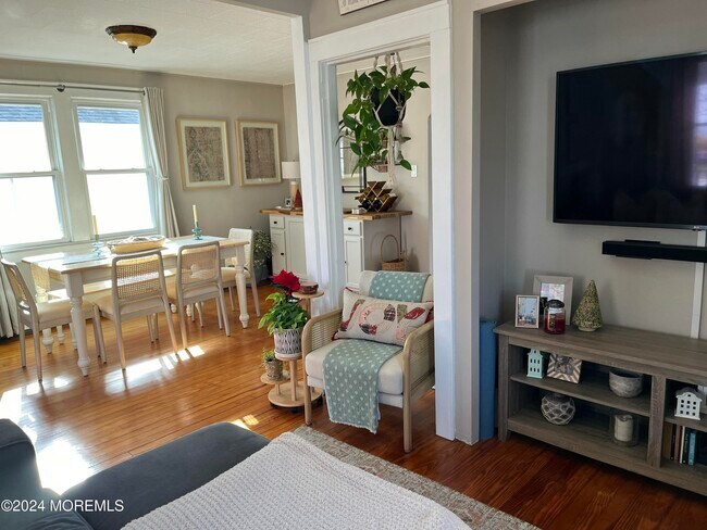 Foto del edificio - 1236 Maplewood Rd